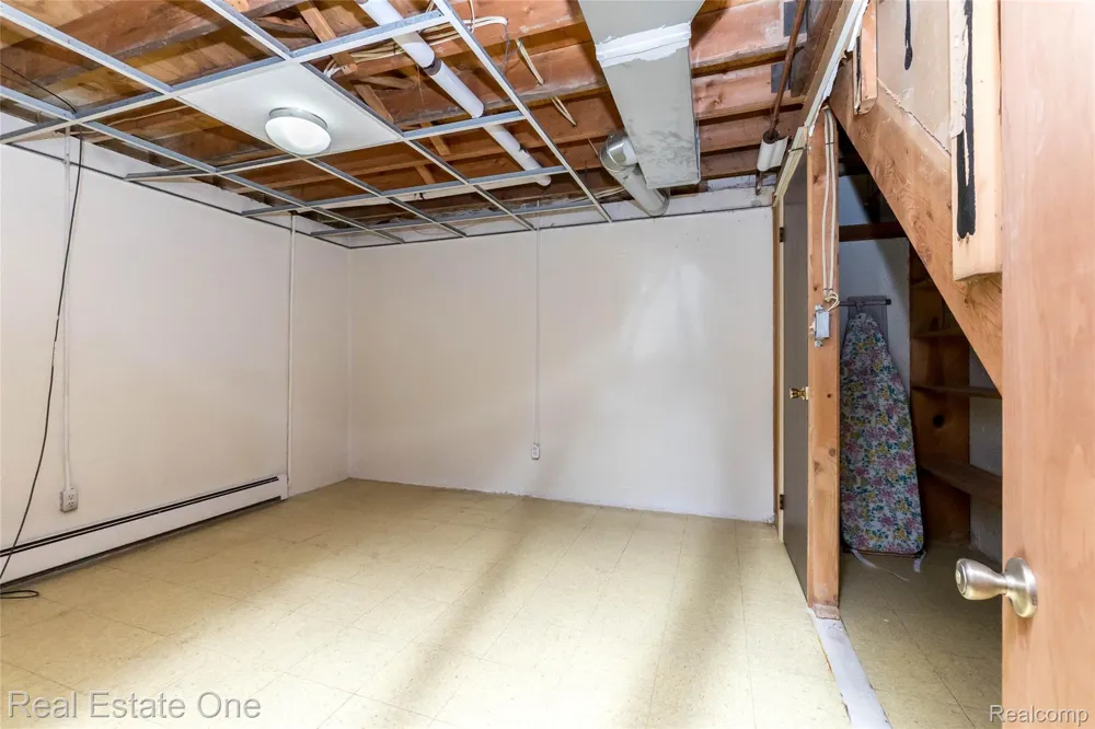 25142 Franklin Terrace #8 South Lyon City, MI 48178