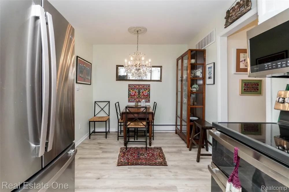 25142 Franklin Terrace #8 South Lyon City, MI 48178