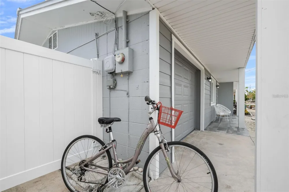 13704 VERONICA DRIVE Hudson, FL 34667