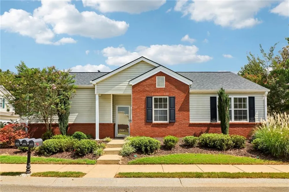 213 W Oaks Place Woodstock, GA 30188
