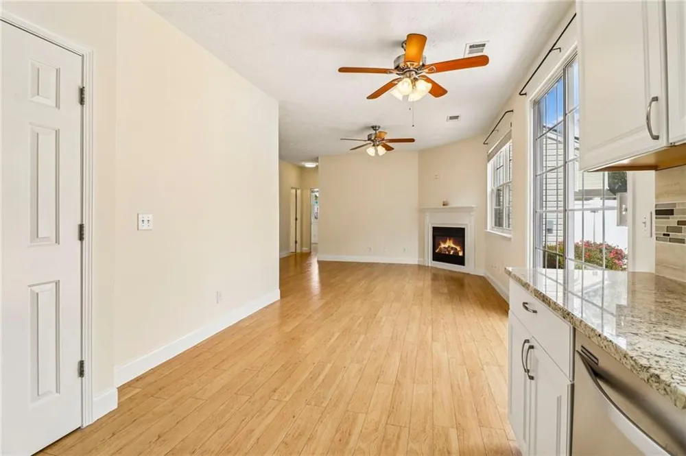 213 W Oaks Place Woodstock, GA 30188