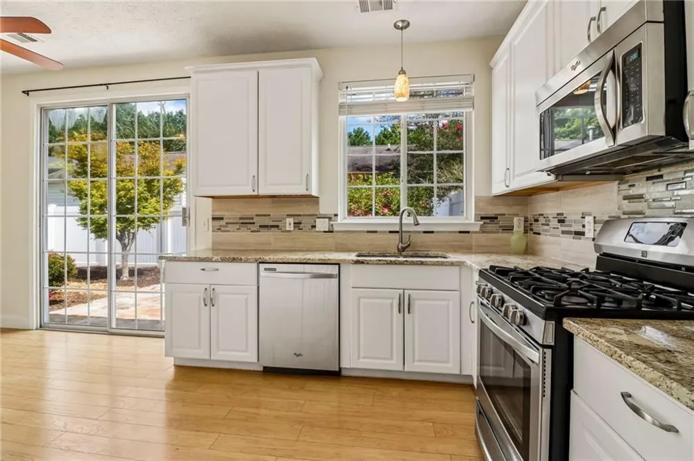 213 W Oaks Place Woodstock, GA 30188