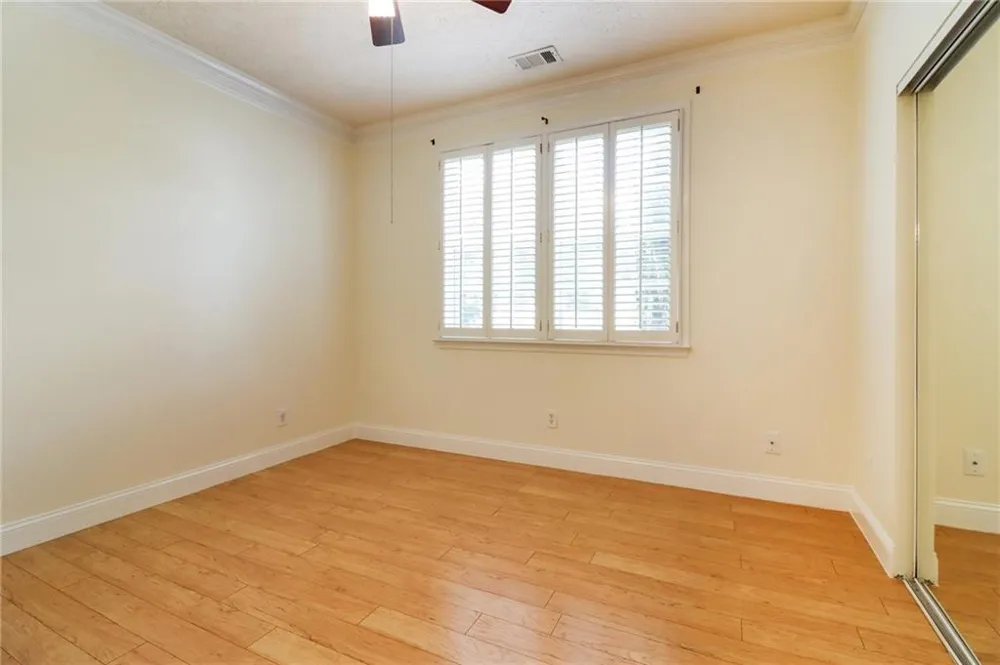 213 W Oaks Place Woodstock, GA 30188