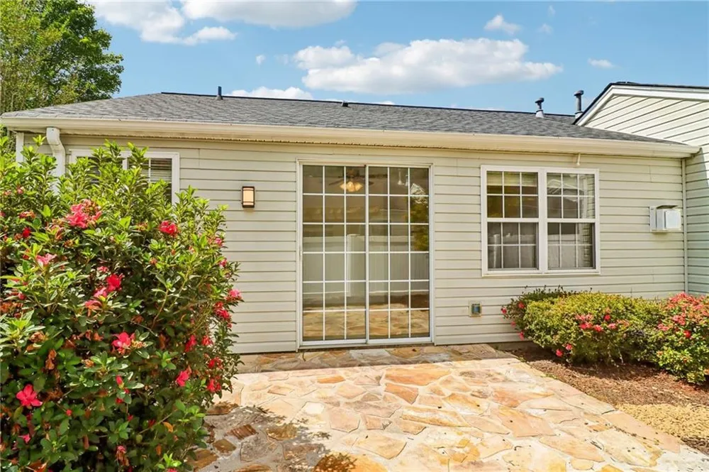 213 W Oaks Place Woodstock, GA 30188