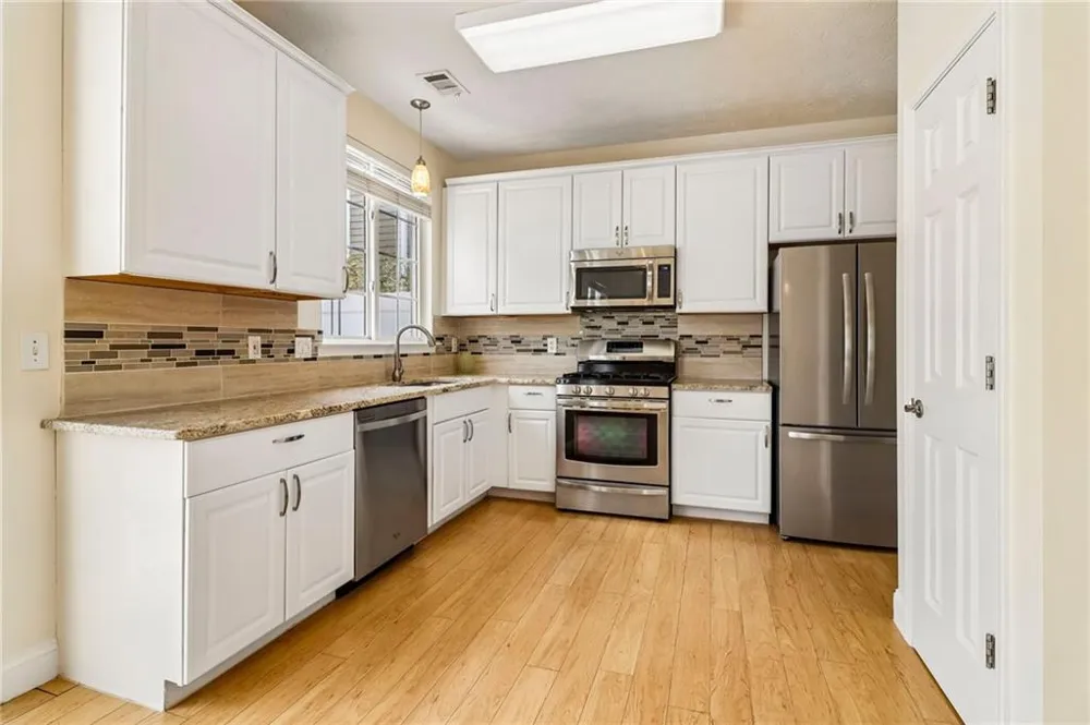 213 W Oaks Place Woodstock, GA 30188