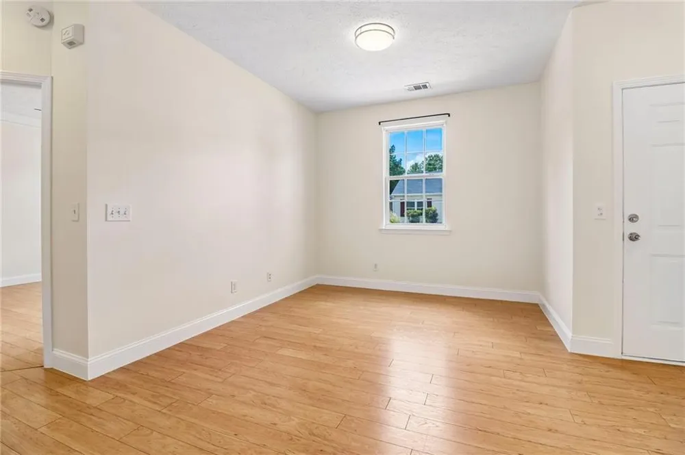 213 W Oaks Place Woodstock, GA 30188