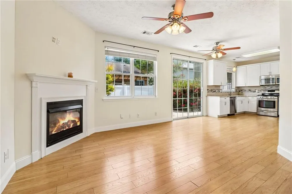 213 W Oaks Place Woodstock, GA 30188