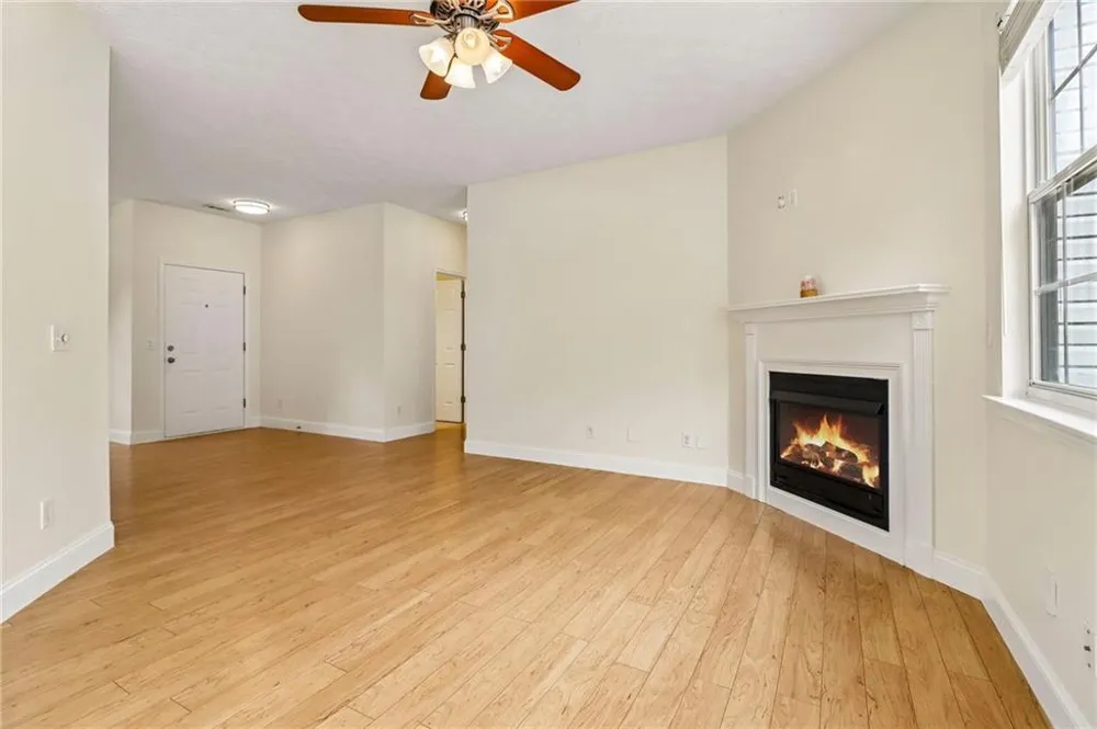 213 W Oaks Place Woodstock, GA 30188