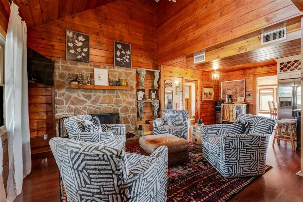 2550 County Road 123 Comanche, TX 76442