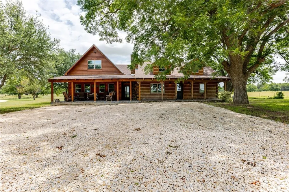 2550 County Road 123 Comanche, TX 76442