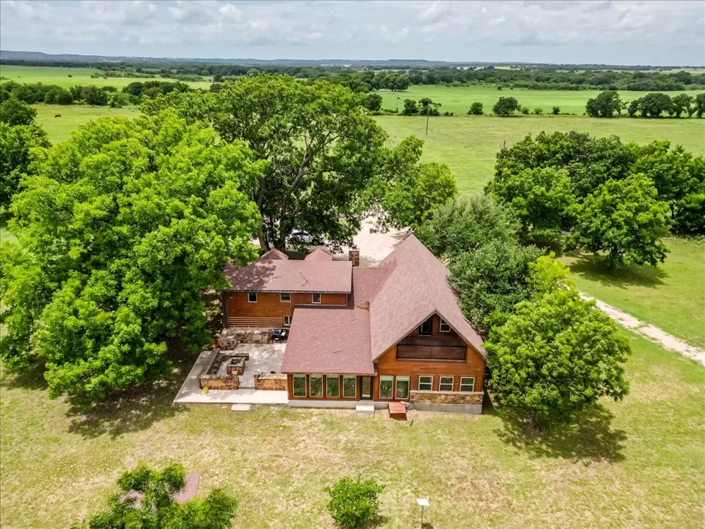 2550 County Road 123 Comanche, TX 76442