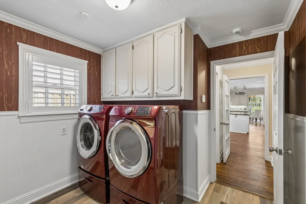 9639 Vista Oaks Drive Dallas, TX 75243