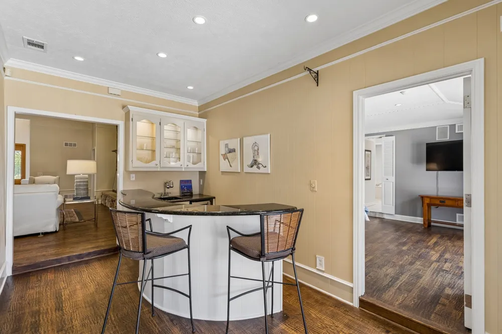 9639 Vista Oaks Drive Dallas, TX 75243