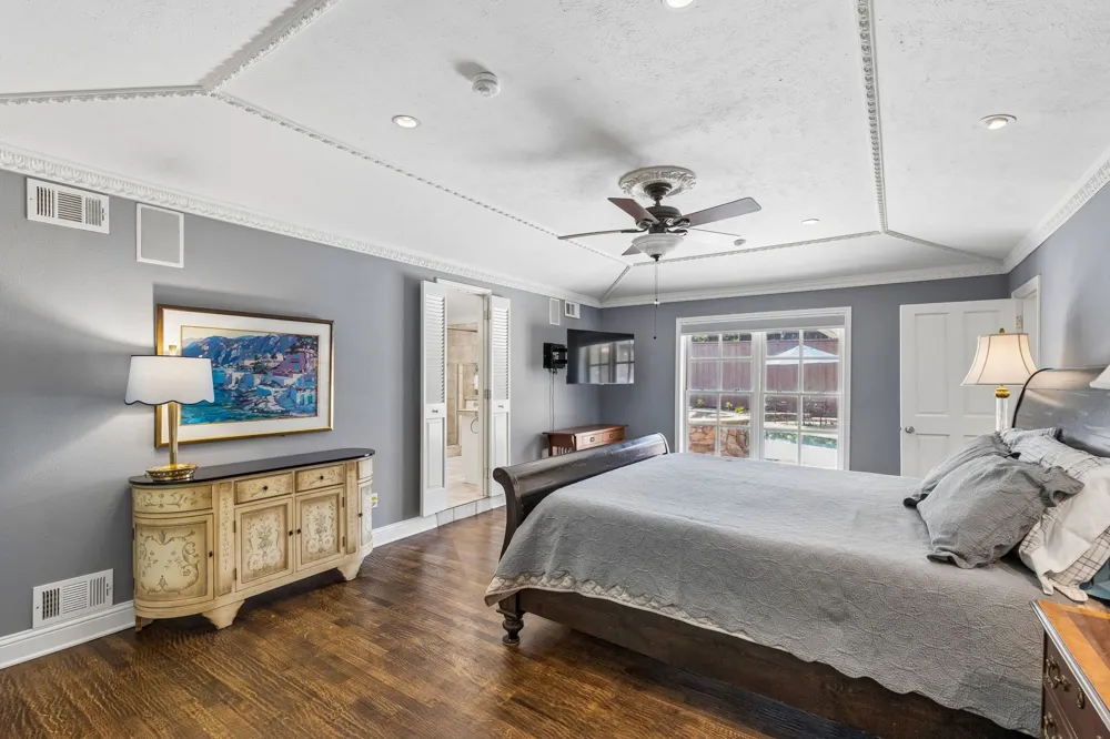 9639 Vista Oaks Drive Dallas, TX 75243