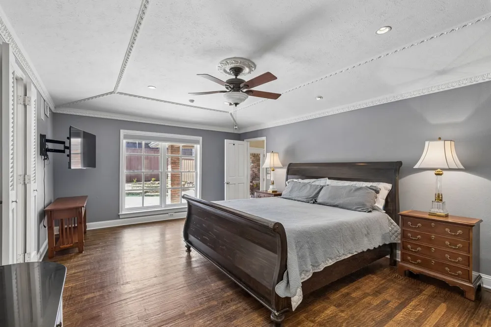9639 Vista Oaks Drive Dallas, TX 75243