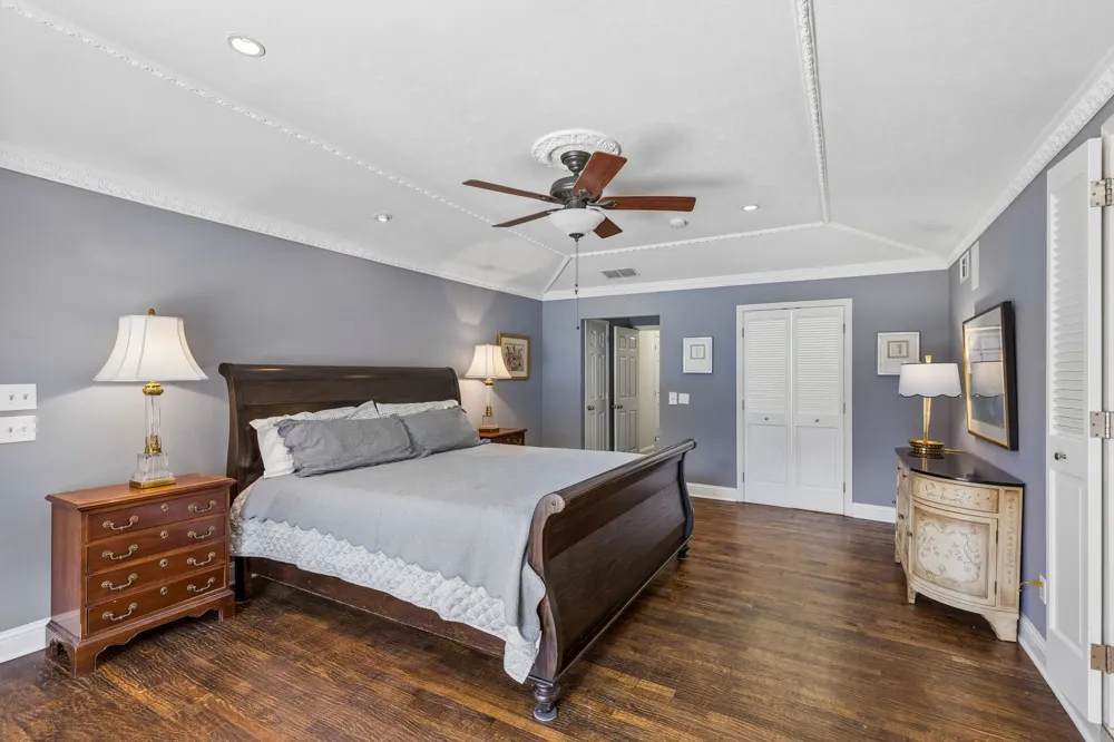 9639 Vista Oaks Drive Dallas, TX 75243