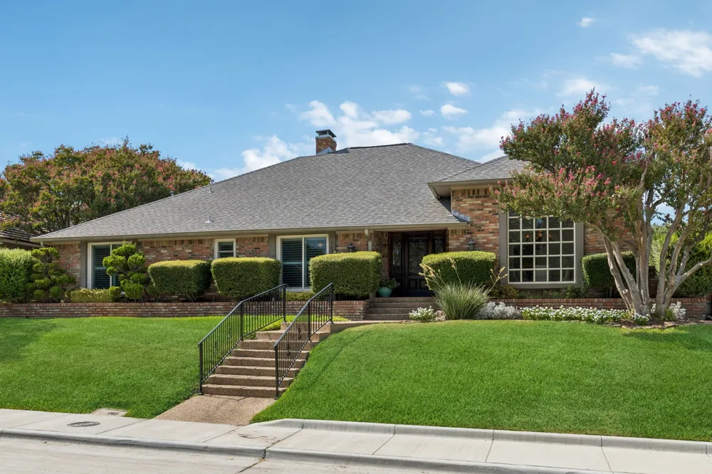 9639 Vista Oaks Drive Dallas, TX 75243