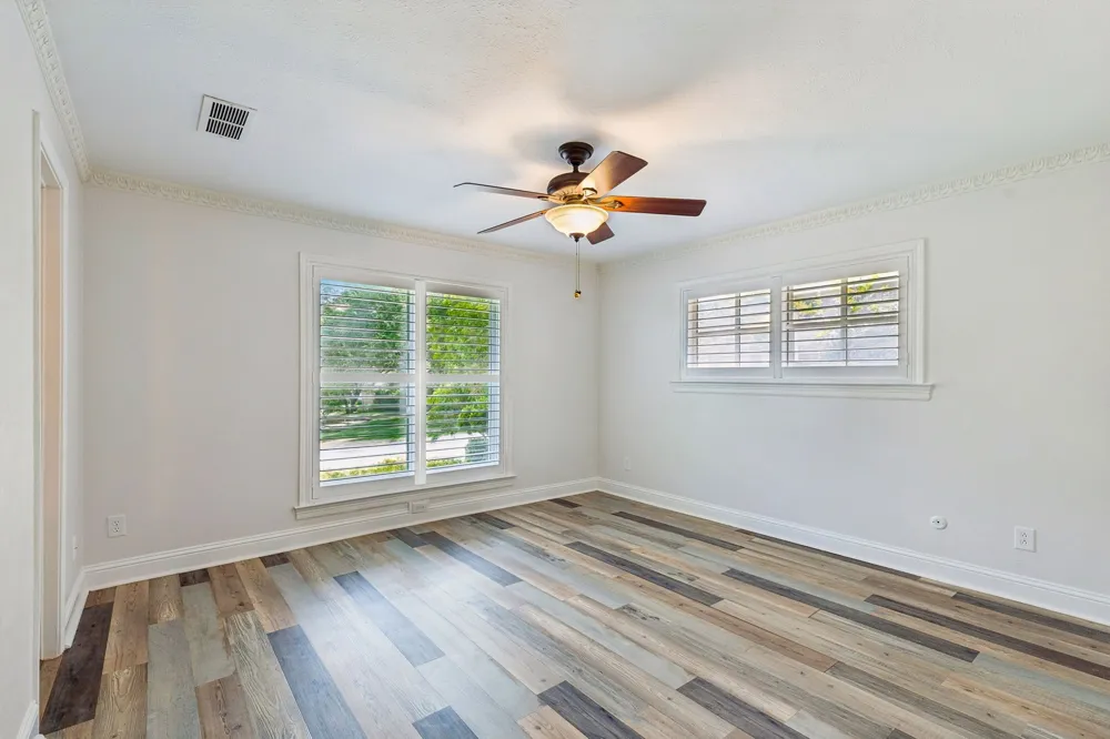 9639 Vista Oaks Drive Dallas, TX 75243