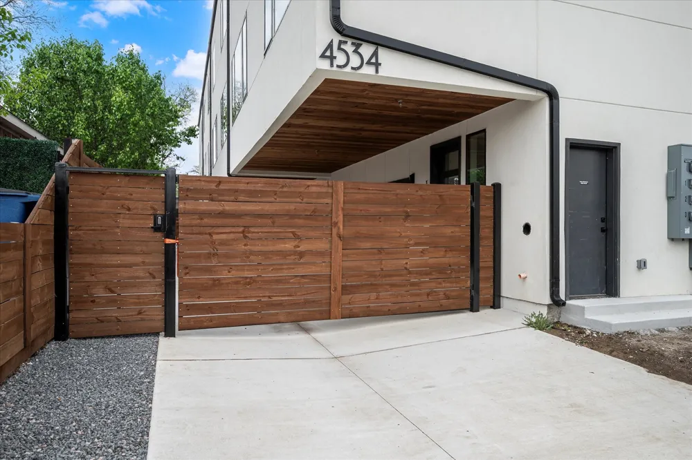 4534 Lake Avenue #103 Dallas, TX 75219