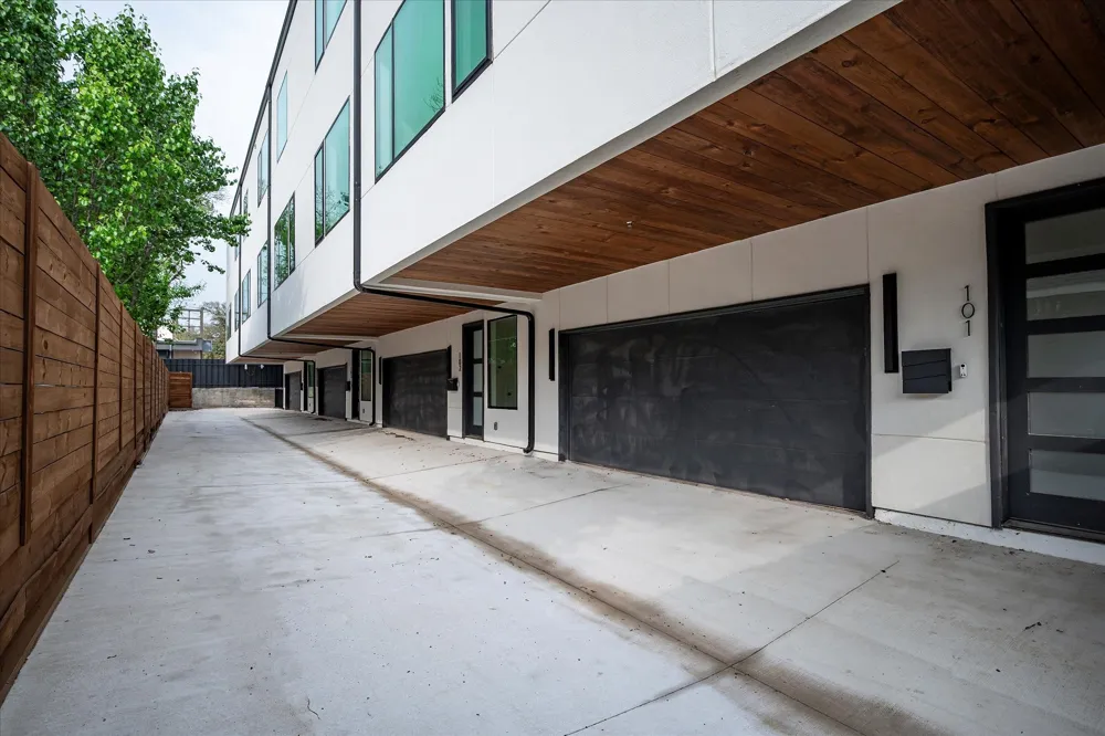 4534 Lake Avenue #103 Dallas, TX 75219