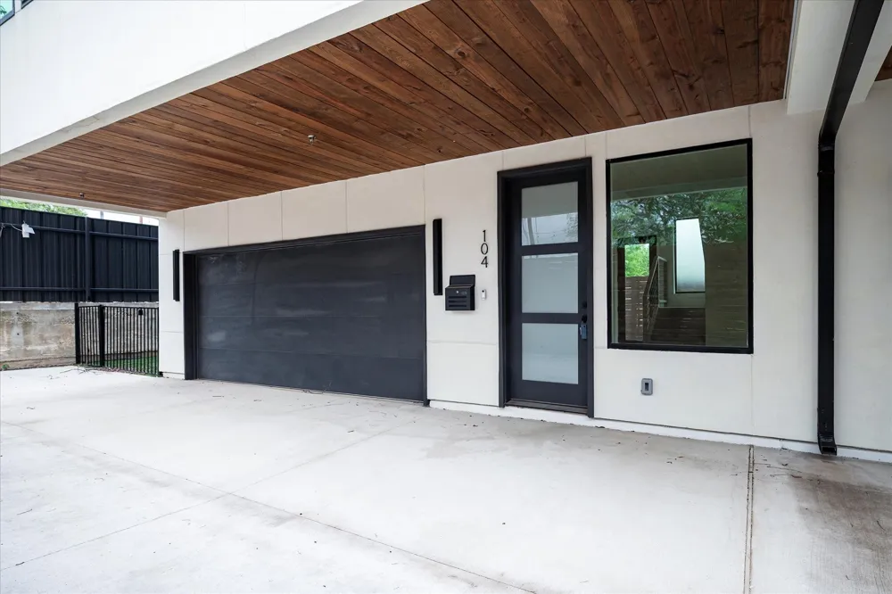 4534 Lake Avenue #103 Dallas, TX 75219