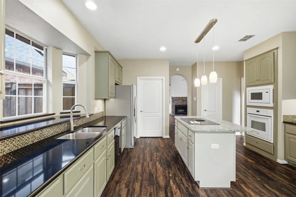 14616 Vintage Lane Addison, TX 75001