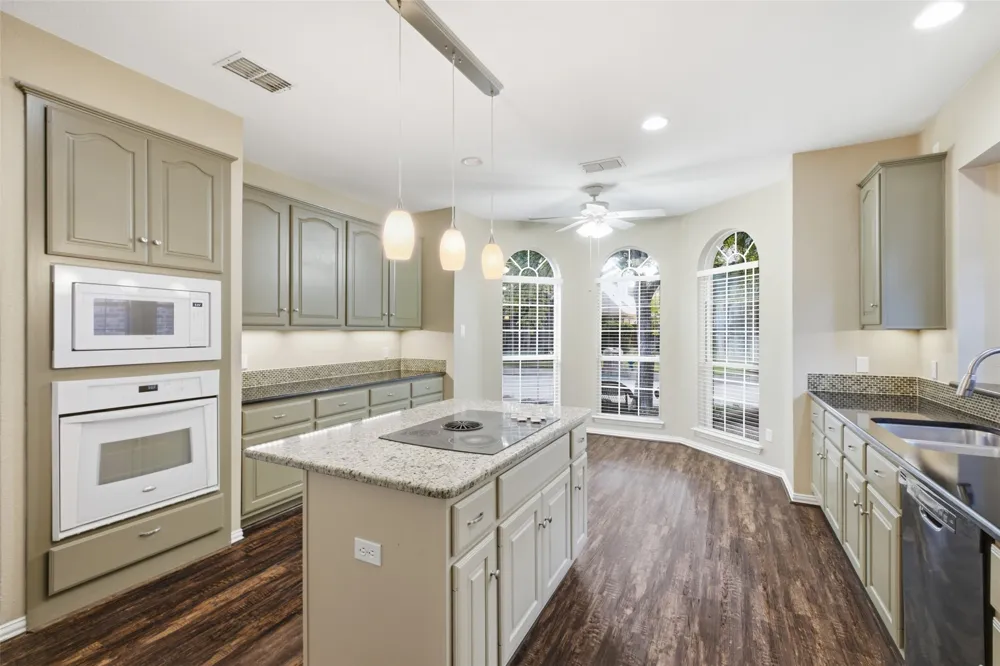 14616 Vintage Lane Addison, TX 75001