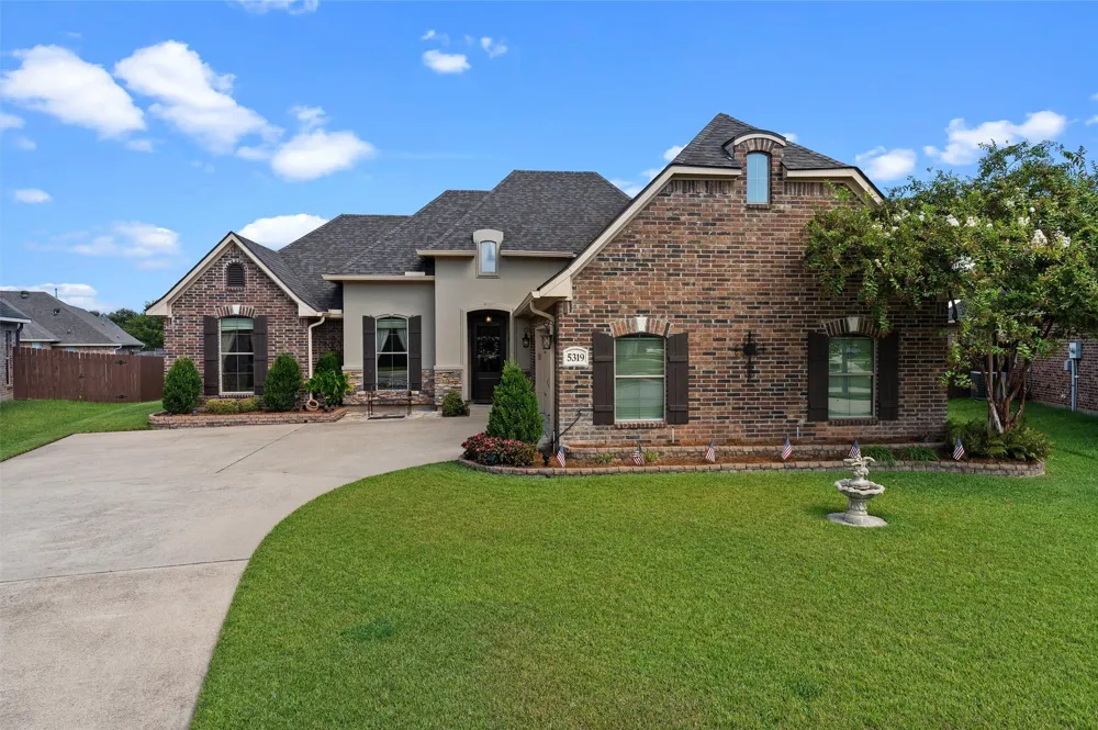 5319 Barberry Lane Bossier City, LA 71112