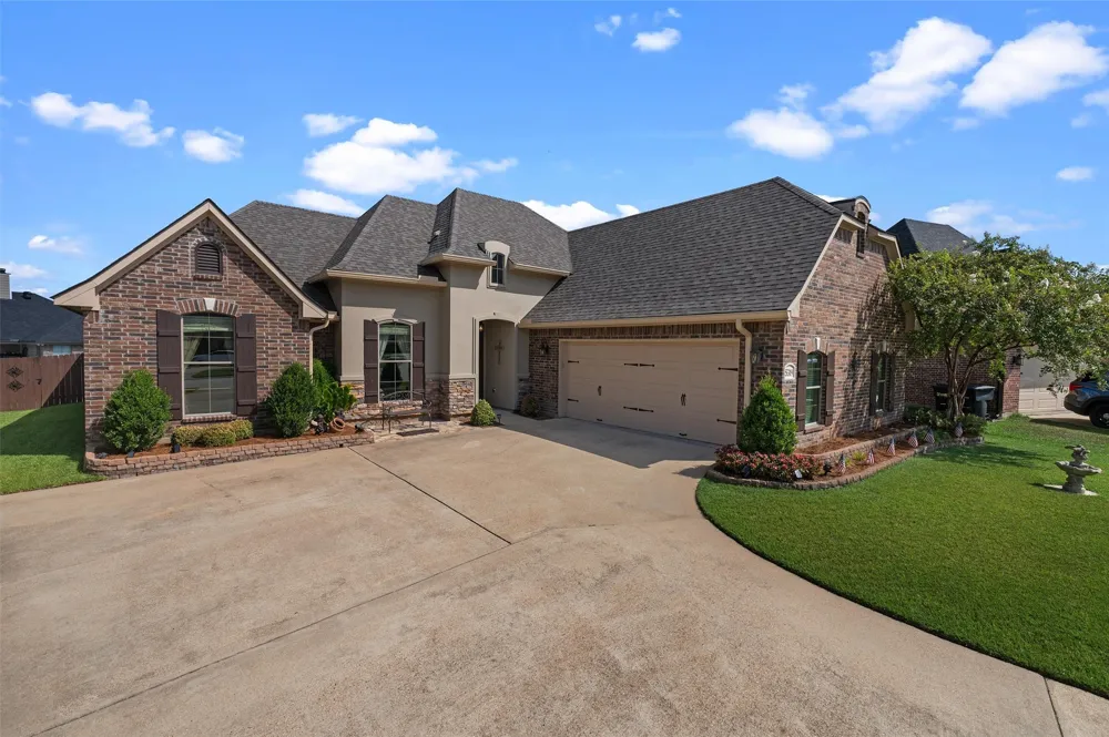 5319 Barberry Lane Bossier City, LA 71112