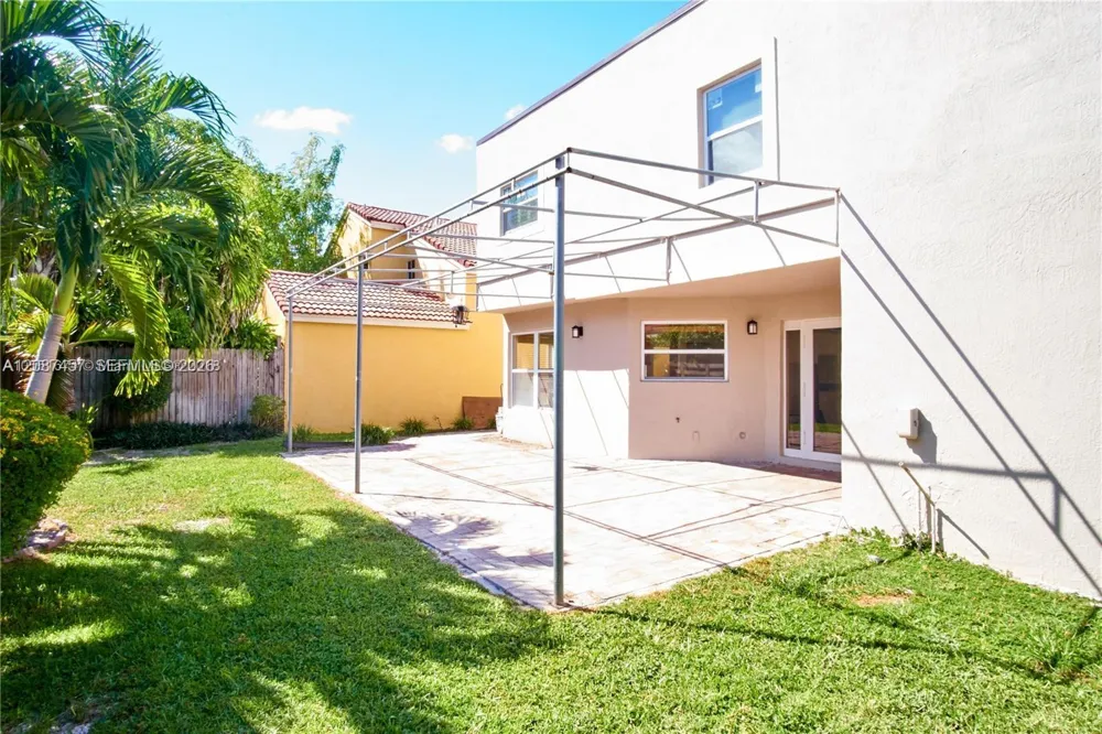 11724 SW 92nd Ln #11724 Miami, FL 33186