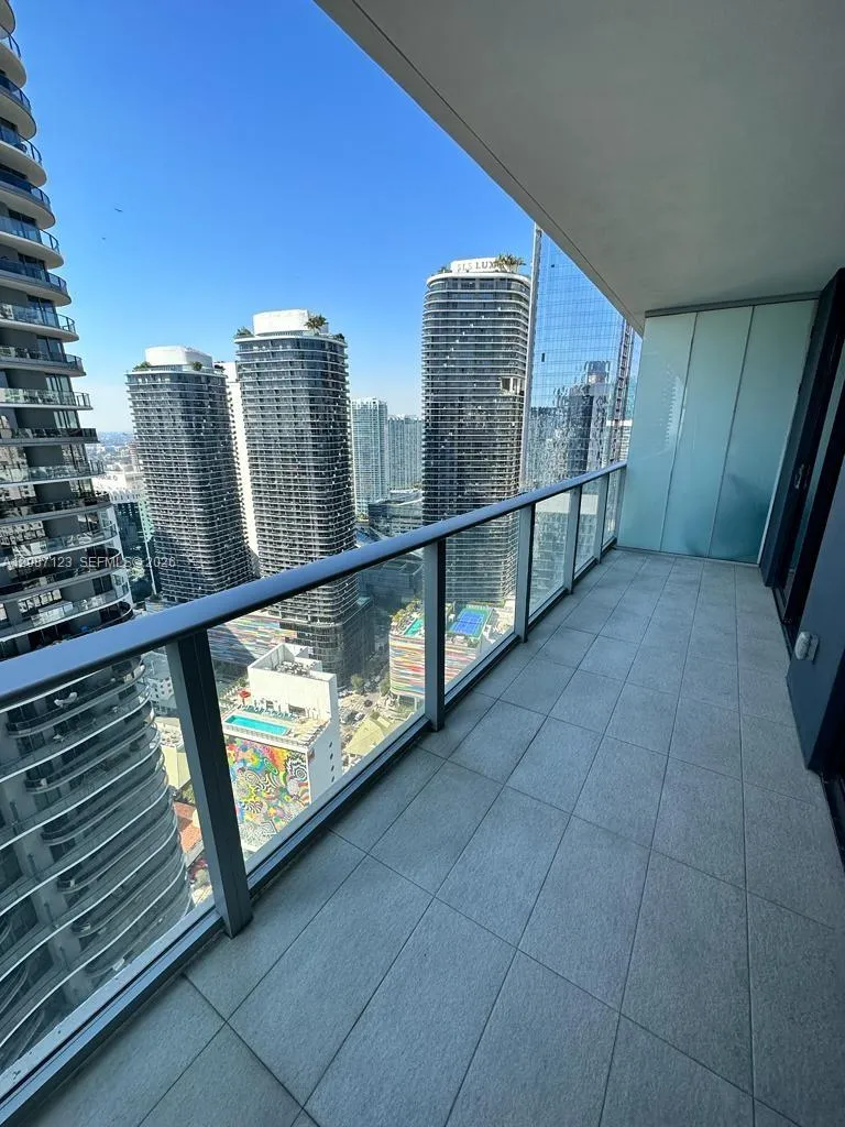 1010 Brickell Ave #4208 Miami, FL 33131