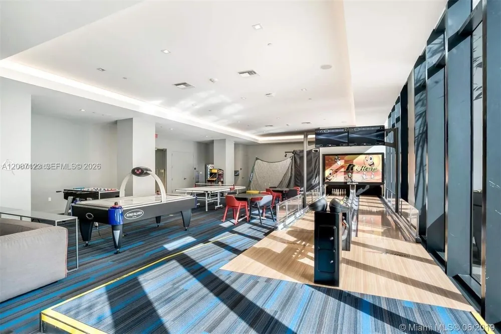 1010 Brickell Ave #4208 Miami, FL 33131