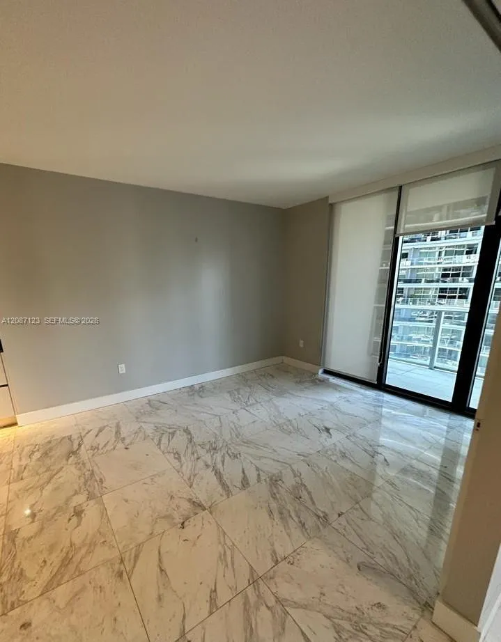 1010 Brickell Ave #4208 Miami, FL 33131