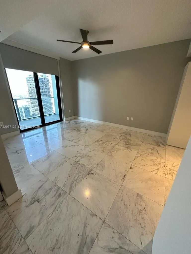 1010 Brickell Ave #4208 Miami, FL 33131