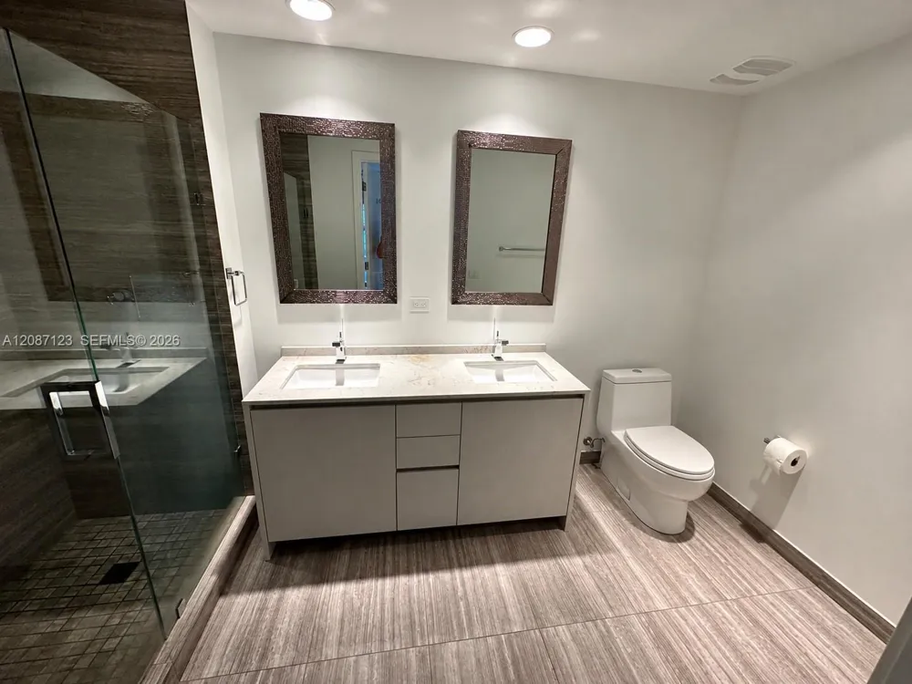 1010 Brickell Ave #4208 Miami, FL 33131