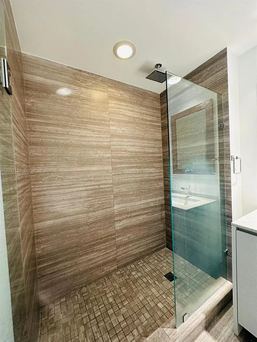 1010 Brickell Ave #4208 Miami, FL 33131
