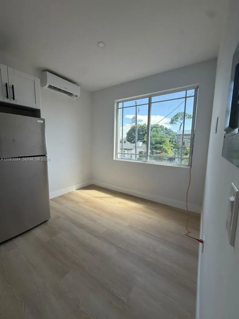 2425 SW 6th St #9 Miami, FL 33135