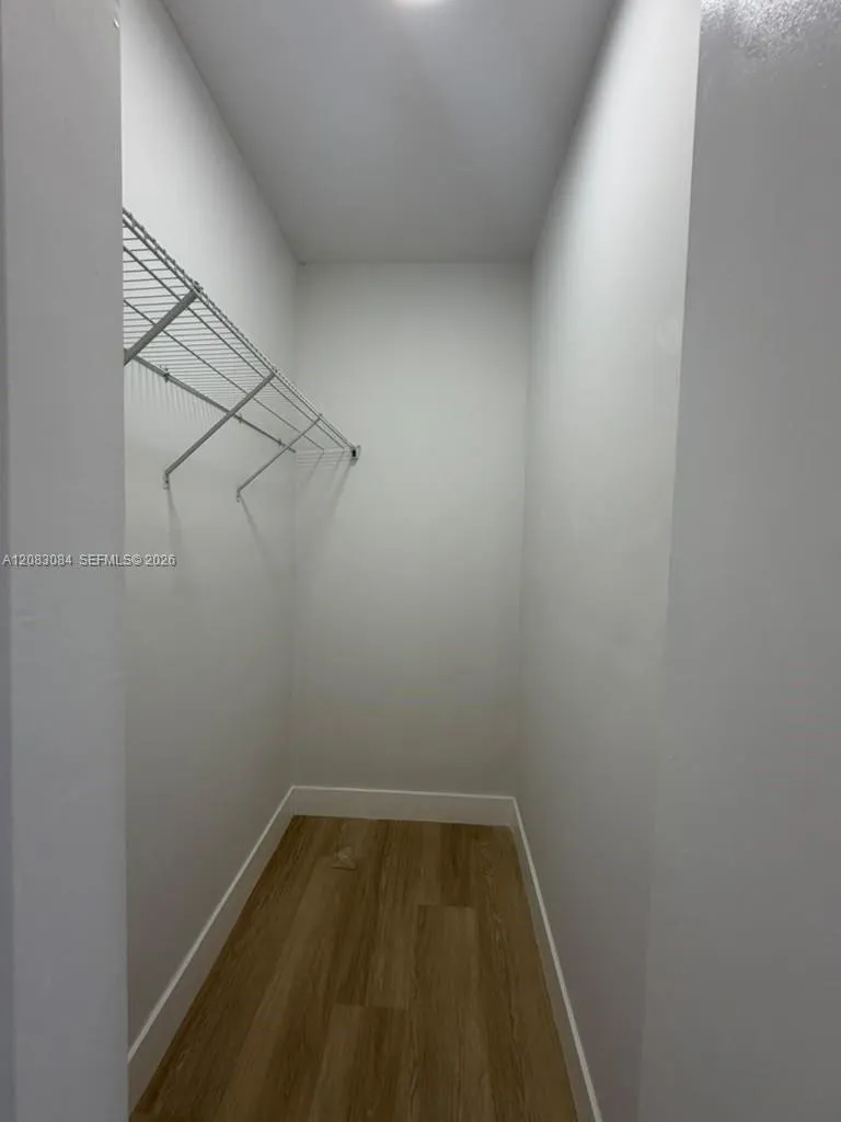 2425 SW 6th St #9 Miami, FL 33135