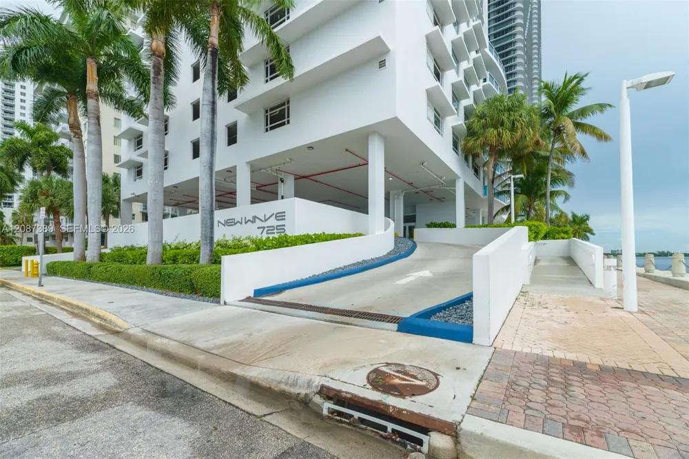 725 NE 22nd St #8E Miami, FL 33137