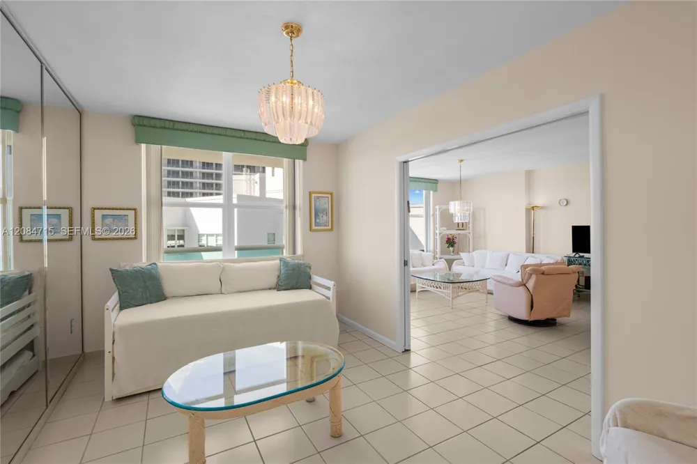5001 Collins Ave #15G Miami Beach, FL 33140