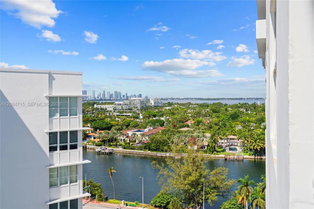 5001 Collins Ave #15G Miami Beach, FL 33140