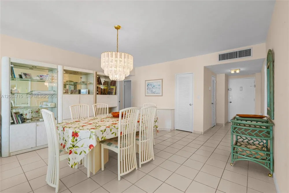5001 Collins Ave #15G Miami Beach, FL 33140