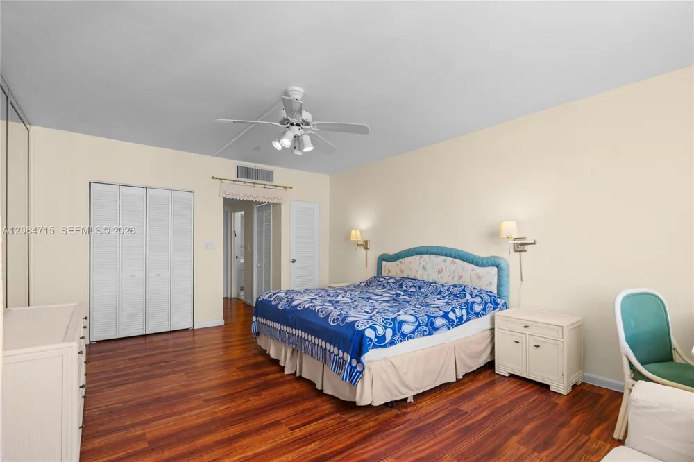 5001 Collins Ave #15G Miami Beach, FL 33140