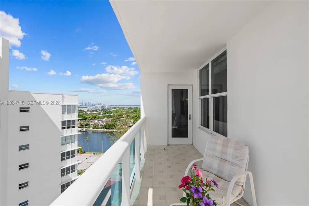 5001 Collins Ave #15G Miami Beach, FL 33140