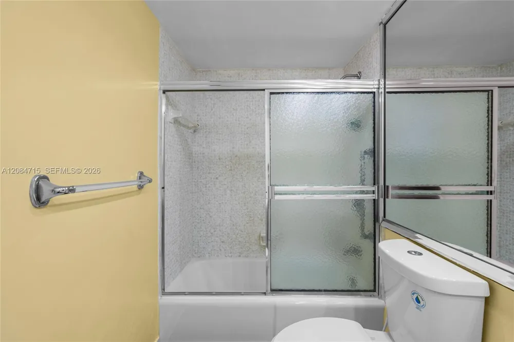 5001 Collins Ave #15G Miami Beach, FL 33140