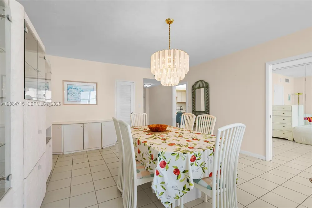 5001 Collins Ave #15G Miami Beach, FL 33140