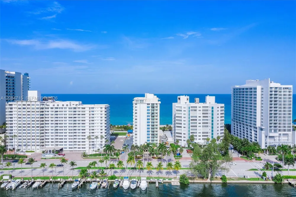 5001 Collins Ave #15G Miami Beach, FL 33140
