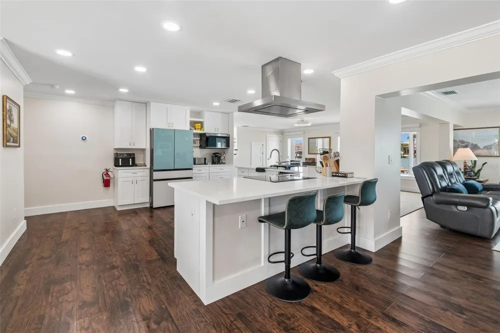 478 HARBOR DRIVE Indian Rocks Beach, FL 33785