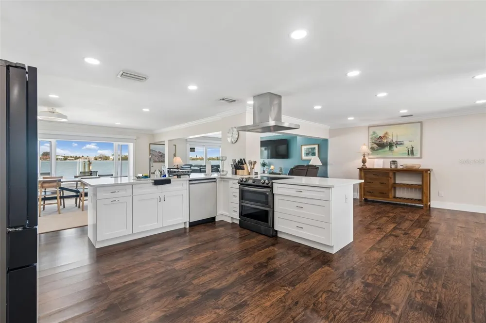 478 HARBOR DRIVE Indian Rocks Beach, FL 33785