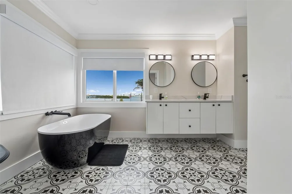 478 HARBOR DRIVE Indian Rocks Beach, FL 33785